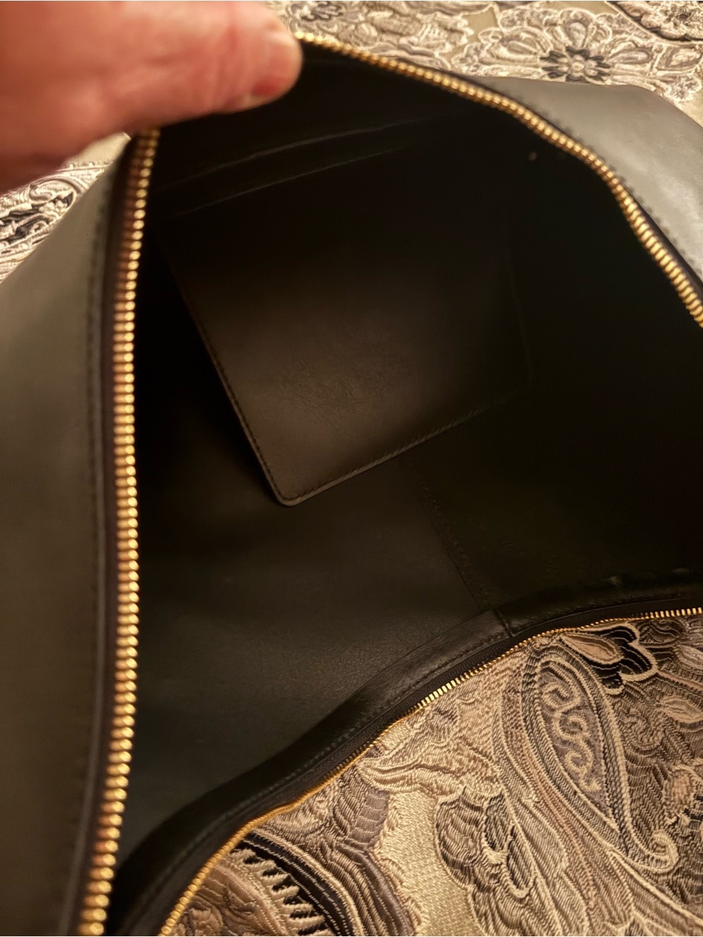 NWOT Madewell Curve Black Leather Studded Hobo Shoulder Bag with Gold Hardware - Picture 7 of 8